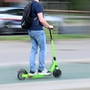 Ein 12-jähriger E-Scooter-Lenker und ein 40-jähriger Motorradlenker wurden leicht verletzt