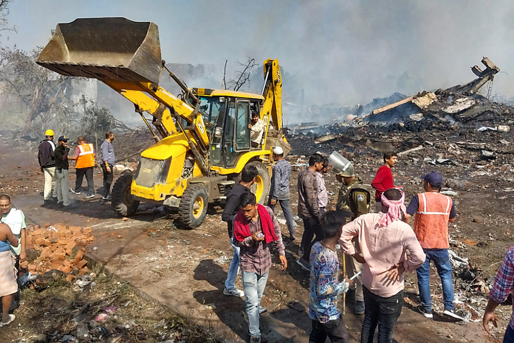 Neu-Delhi | Mehr als zehn Tote bei Explosion in indischer Böllerfabrik