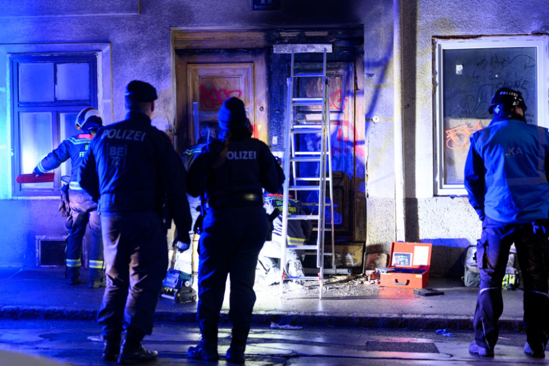 Wien: Ein Toter bei Brand in Mehrparteienhaus in Wien