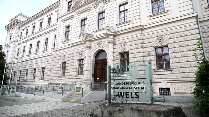 Einer Mutter wird in Wels der Prozess gemacht. | Einer Mutter wird in Wels der Prozess gemacht.