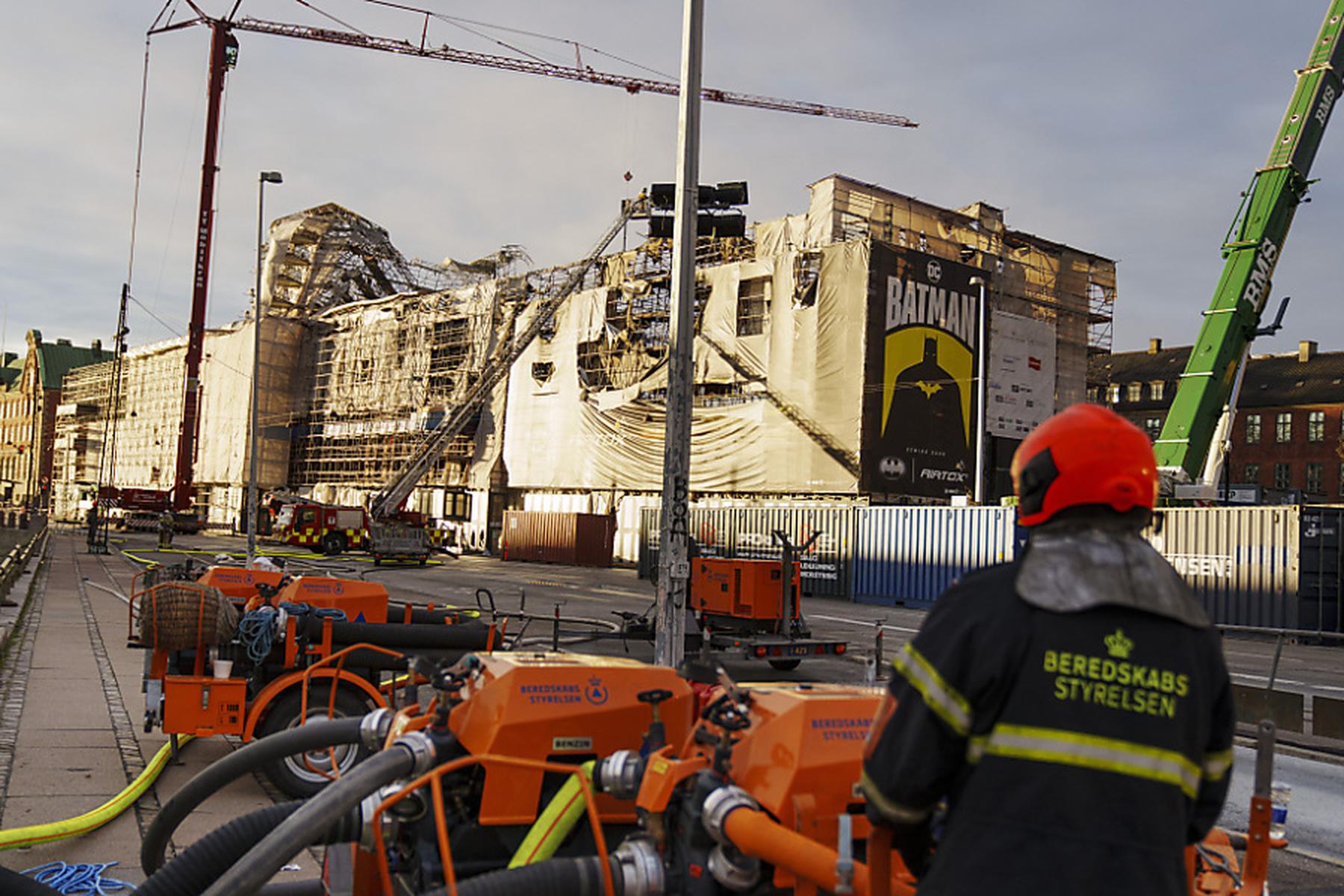 Kopenhagen: Feuerwehr in Kopenhagen mindestens noch einen Tag im Einsatz