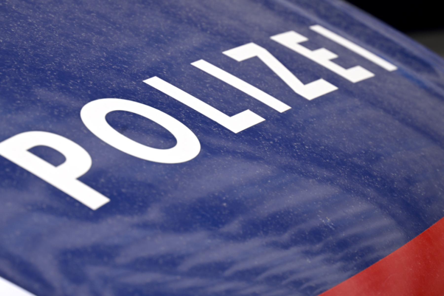 Schlitters: Pkw-Lenker raste ohne Führerschein durch Tirol