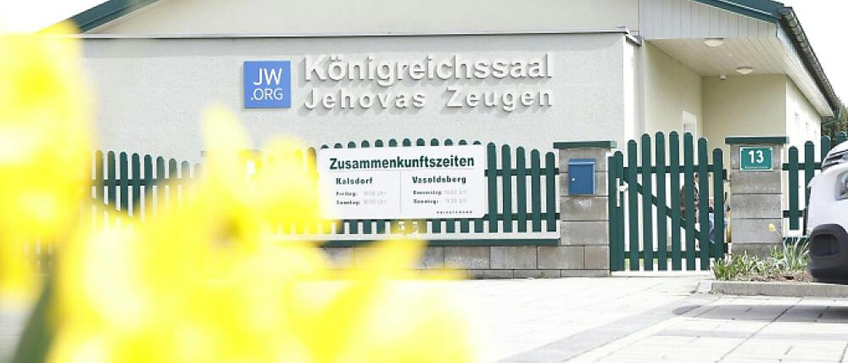 Vor dem Königreichssaal in Kalsdorf wurde am Abend des 29. März ein Sprengsatz entdeckt