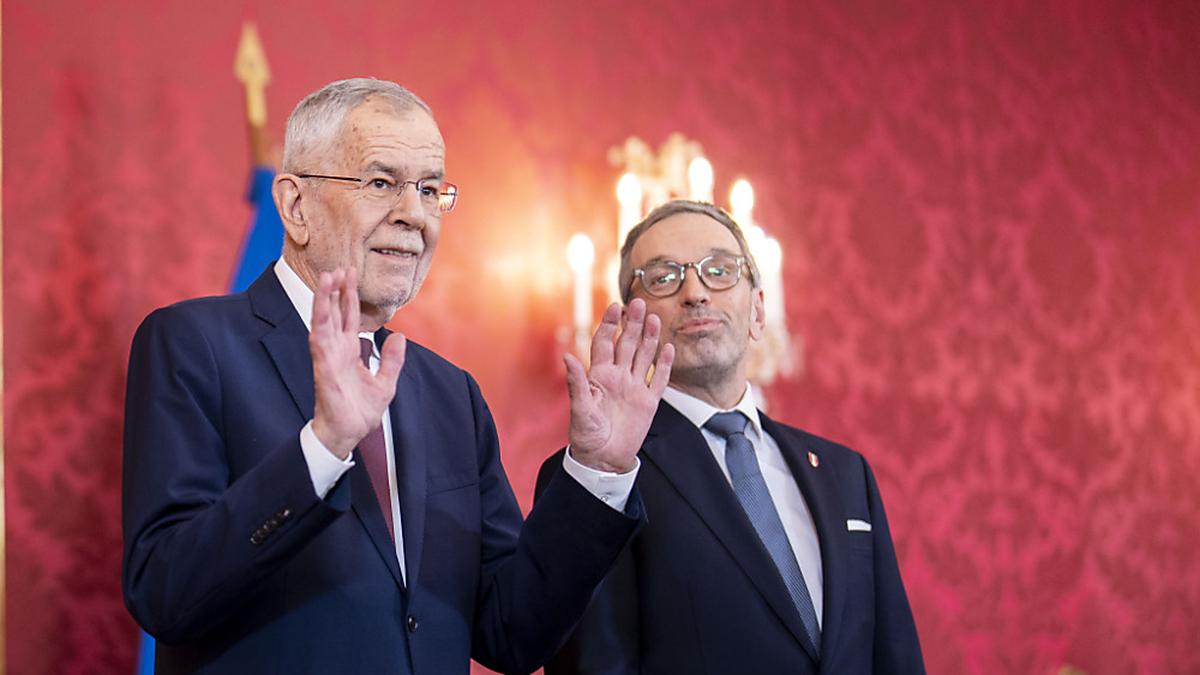 Van der Bellen hat sich mit den Spitzen-Kandidaten von FPÖ, ÖVP und SPÖ getroffen.