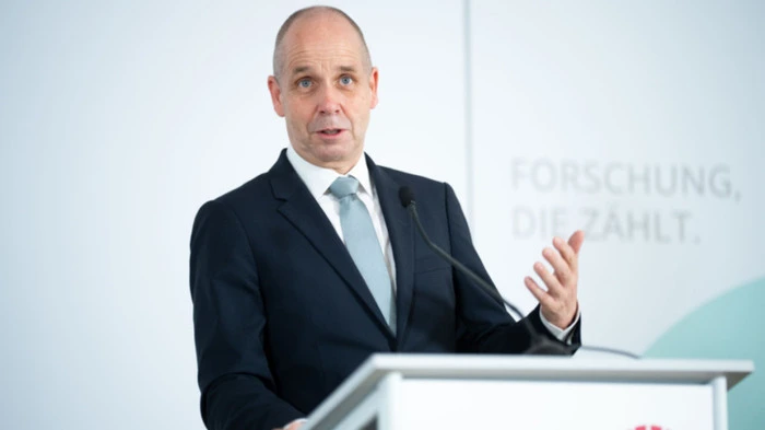 IHS-Chef Holger Bonin bei der Pressekonferenz am Donnerstag in Wien | IHS-Chef Holger Bonin bei der Pressekonferenz am Donnerstag in Wien