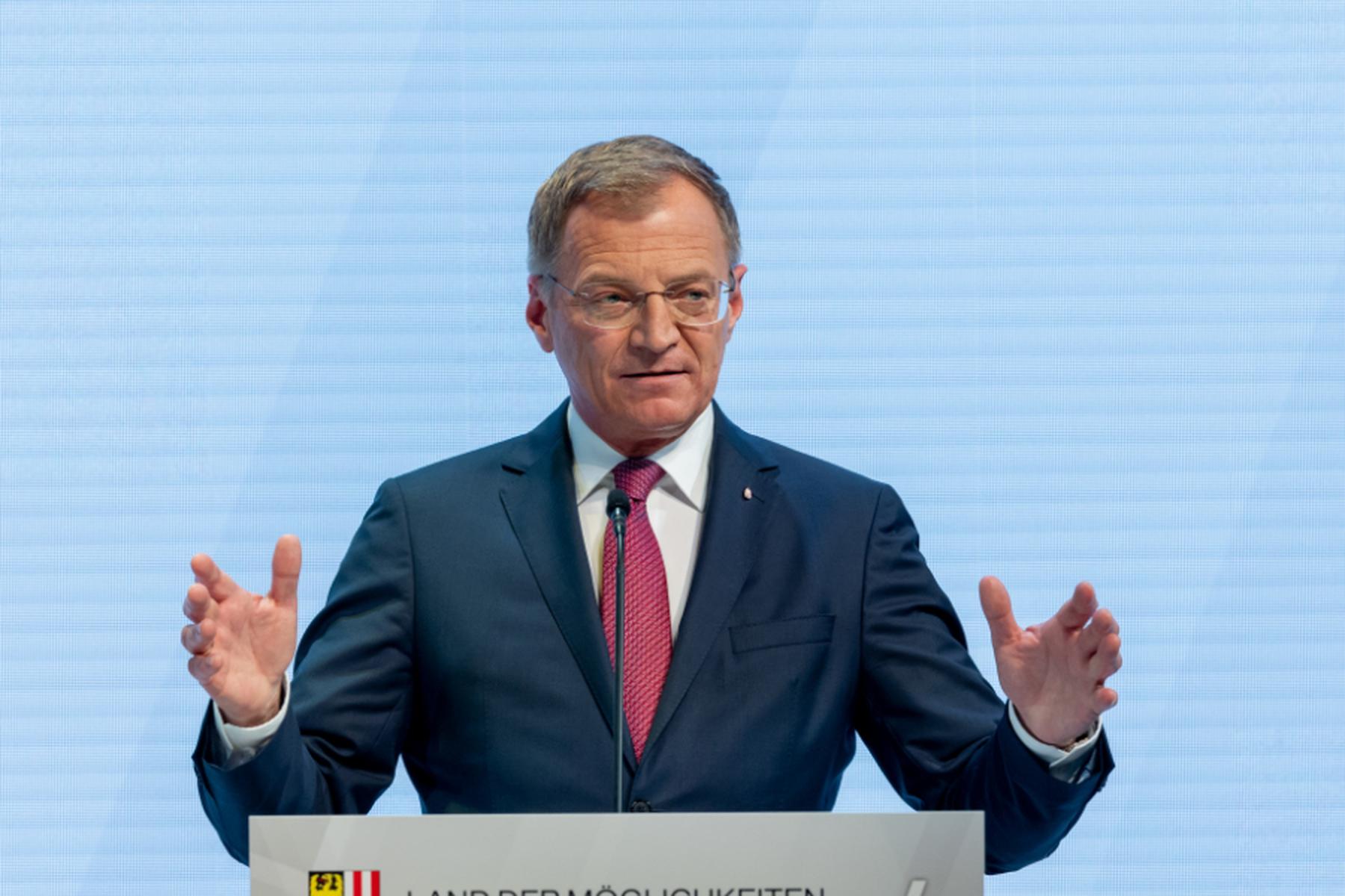 OÖ: LH Stelzer ändert "rechtlich wackeligen" Windkraftkurs