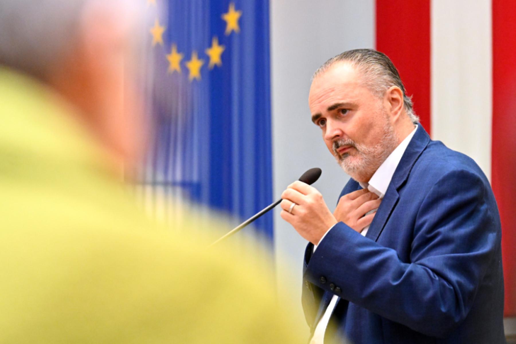 Eisenstadt: FPÖ und NEOS kritisieren Landesehrung für Doskozils Arzt