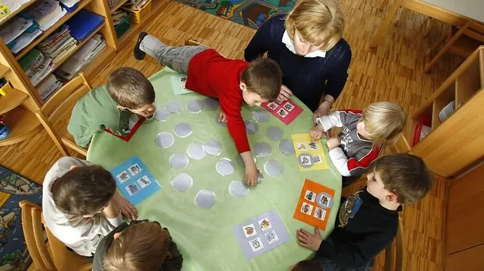 Bildungsministerium startet Kampagne für Quereinstieg in Kindergarten | Bildungsministerium startet Kampagne für Quereinstieg in Kindergarten