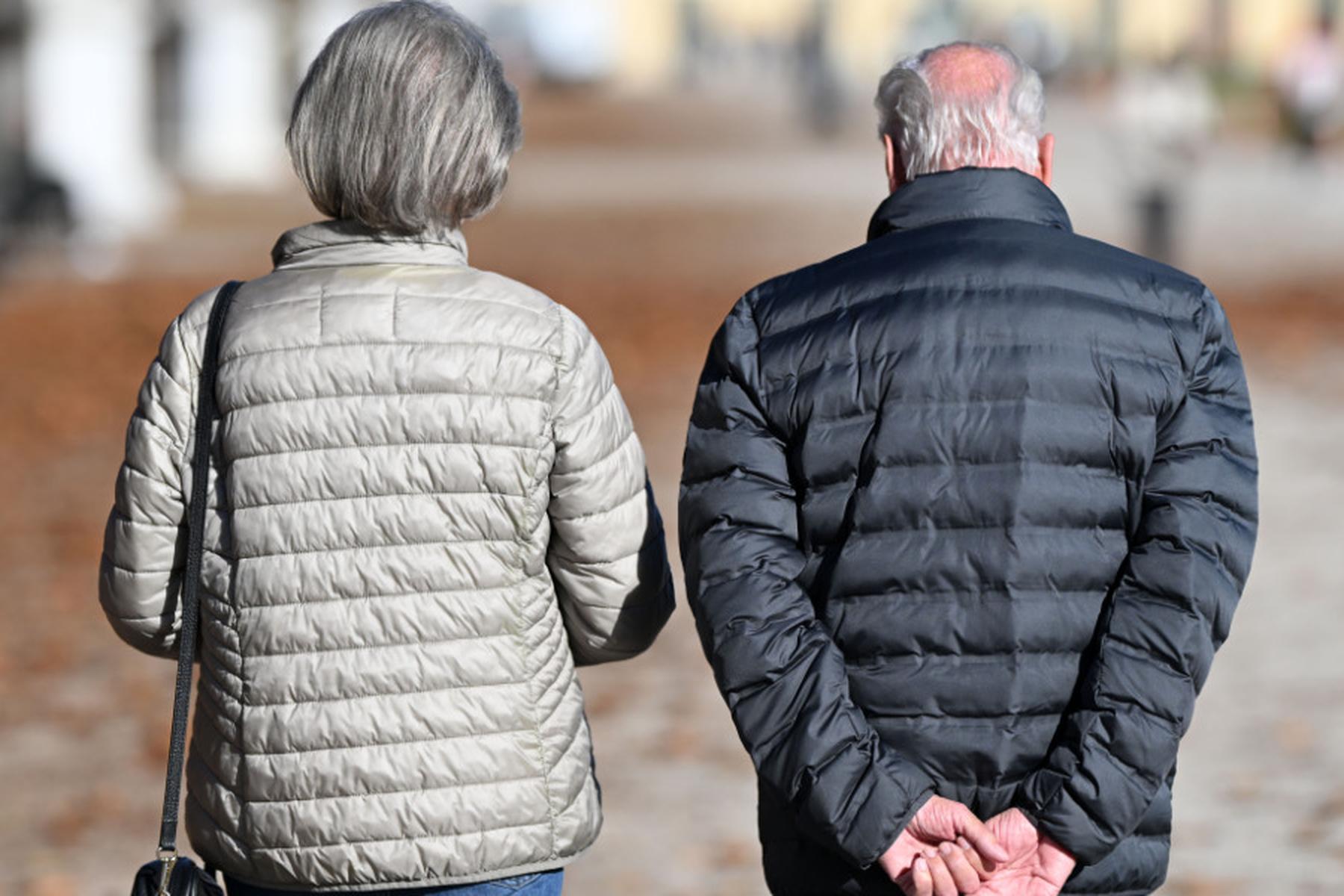 Prihodki od dohodnine v Avstriji vse bolj obremenjeni z izdatki za pokojnine