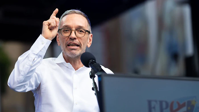 Die FPÖ von Parteichef Kickl liegt in den Umfragen weiter voran | Die FPÖ von Parteichef Kickl liegt in den Umfragen weiter voran