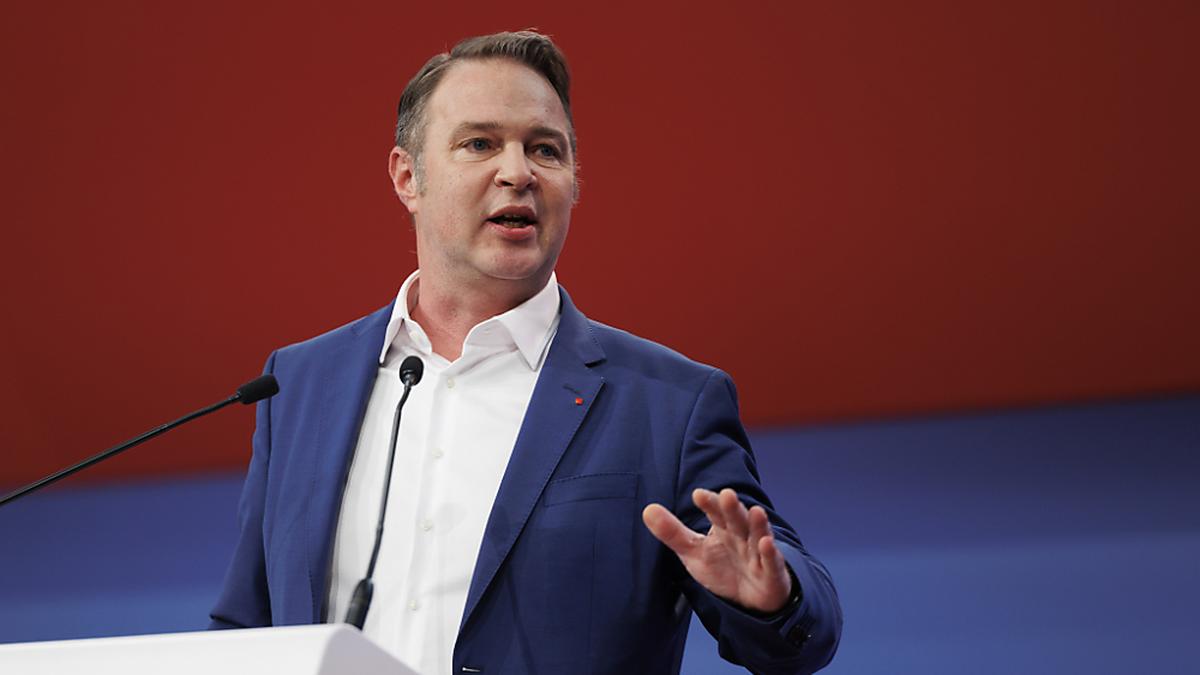 Andreas Babler bei einer Rede | SPÖ-Chef Andreas Babler