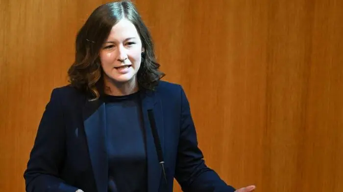 Familienministerin Bauer im Nationalrat | Familienministerin Bauer im Nationalrat
