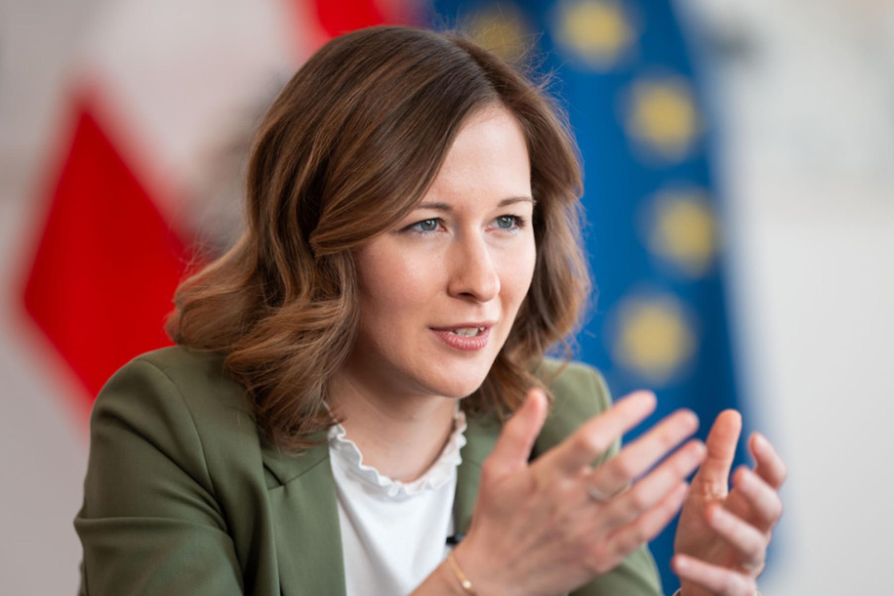 Wien: Plakolm: Keine Freiwilligkeit mehr bei Integration