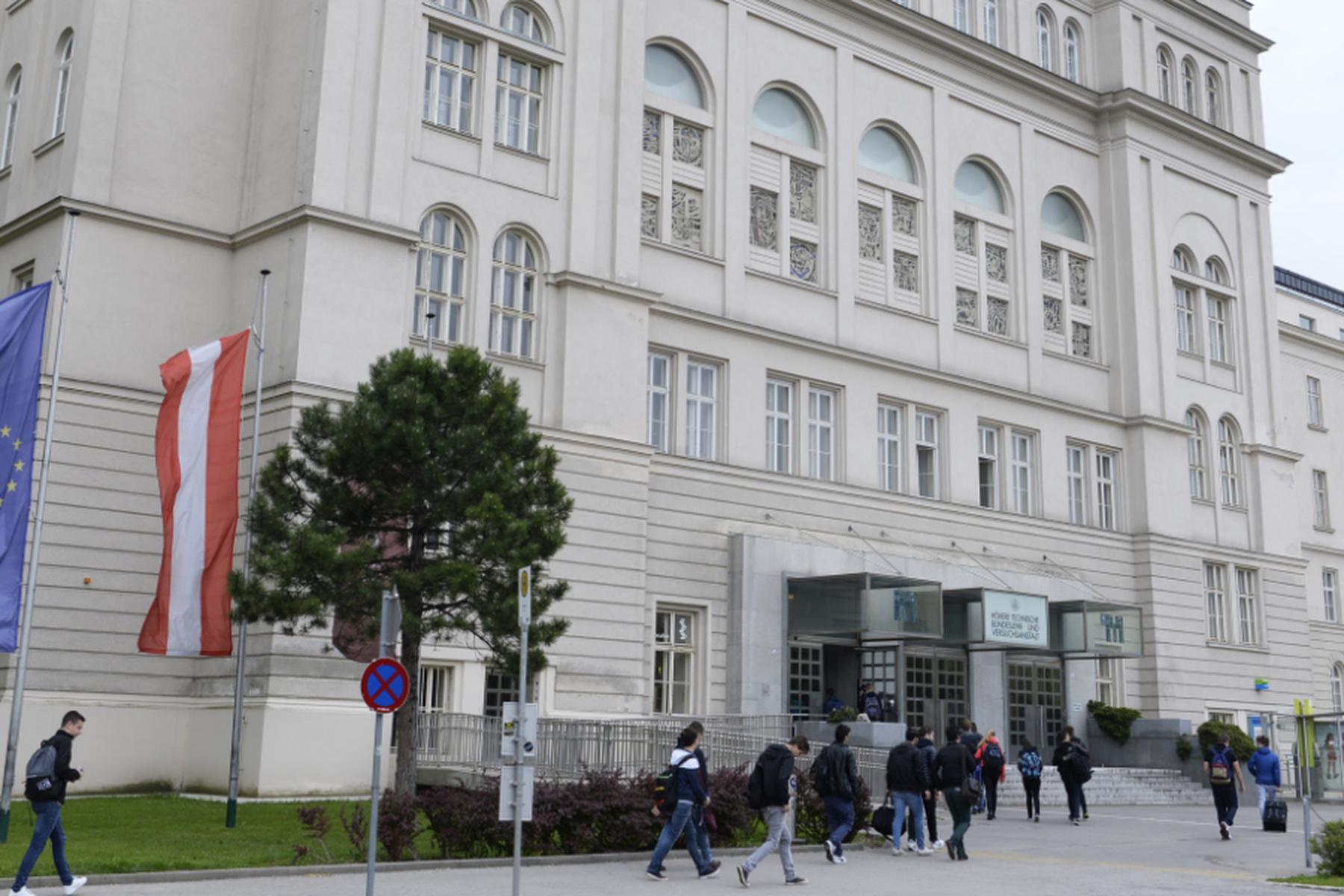 Delavska zbornica Dunaj zahteva več mest v poklicnih šolah zaradi povečanja števila učencev