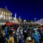 Vor dem Parlament wurden viele Lichter entflammt | Vor dem Parlament wurden viele Lichter entflammt