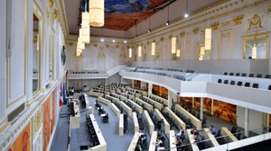 Die Hofburg diente dem Parlament für sechs Jahre als Ausweichquartier. | Die Hofburg diente dem Parlament für sechs Jahre als Ausweichquartier.