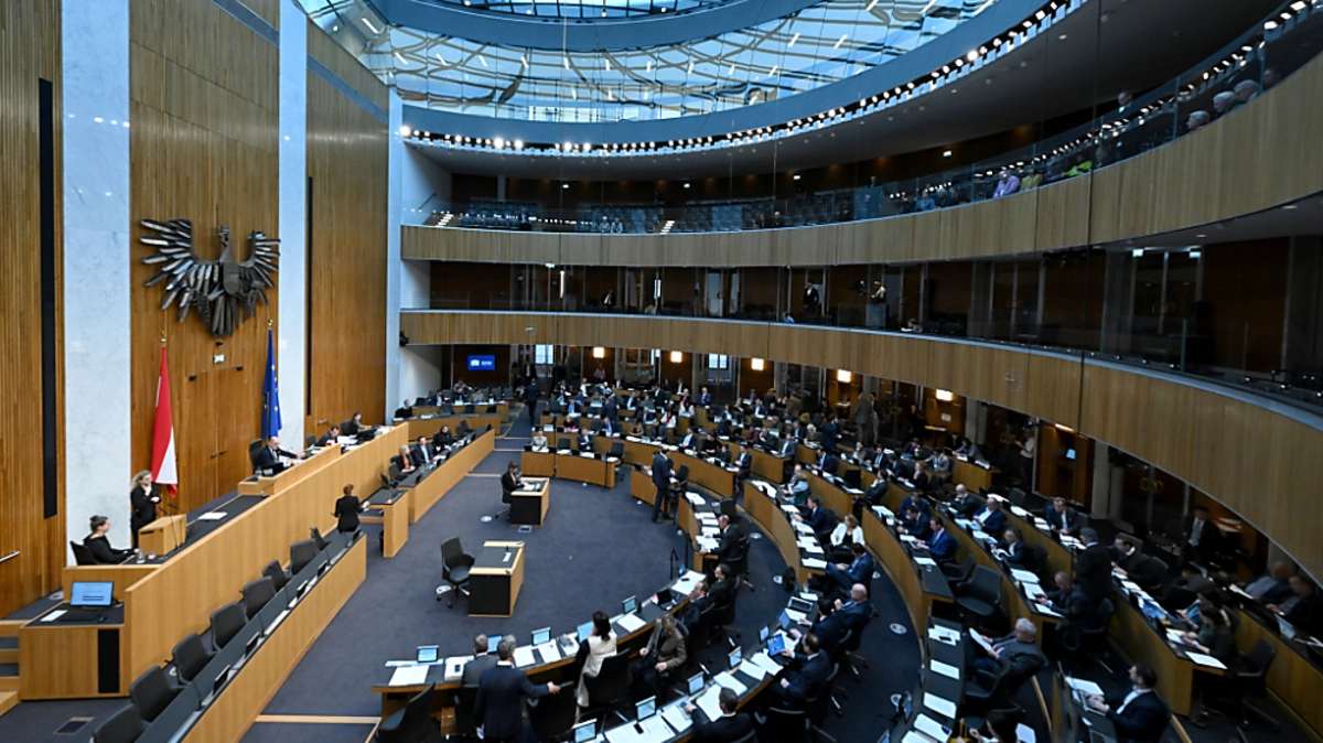 Plenartagung verdrängt Koalitionsverhandlungen | Plenartagung verdrängt Koalitionsverhandlungen