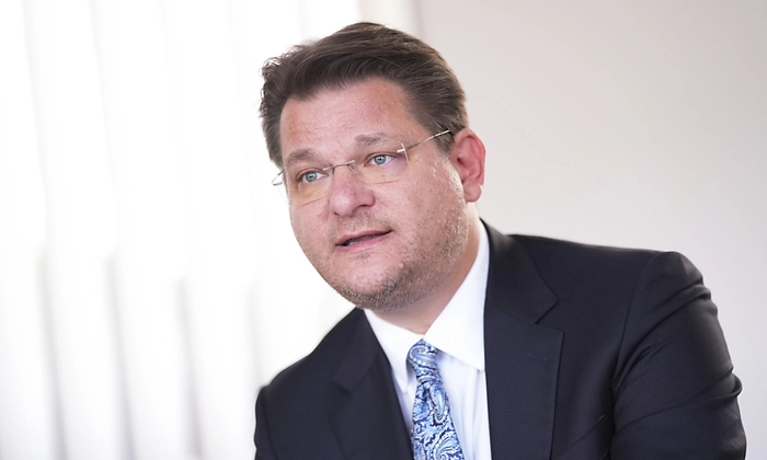 Oliver Vitouch spart nicht mit Kritik am Umgang mit der Klimakrise | Oliver Vitouch: „Ob verschiedene Menschen in derselben Struktur dasselbe Motiv sehen, hängt primär davon ab, wie abstrakt oder konkret das betreffende Motiv ist.“