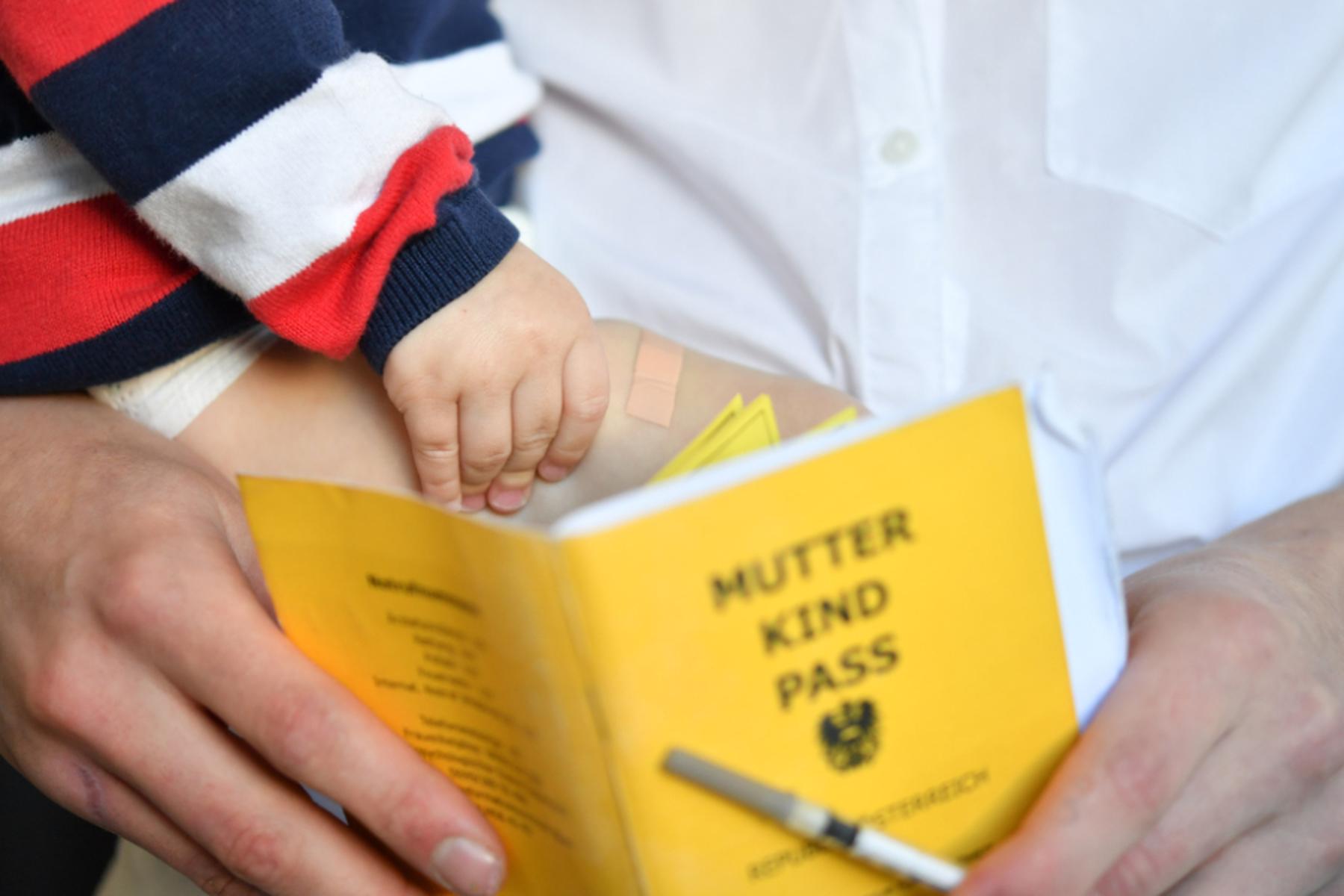 Wien: Freiwillige Elternberatung wird mit Broschüre beworben