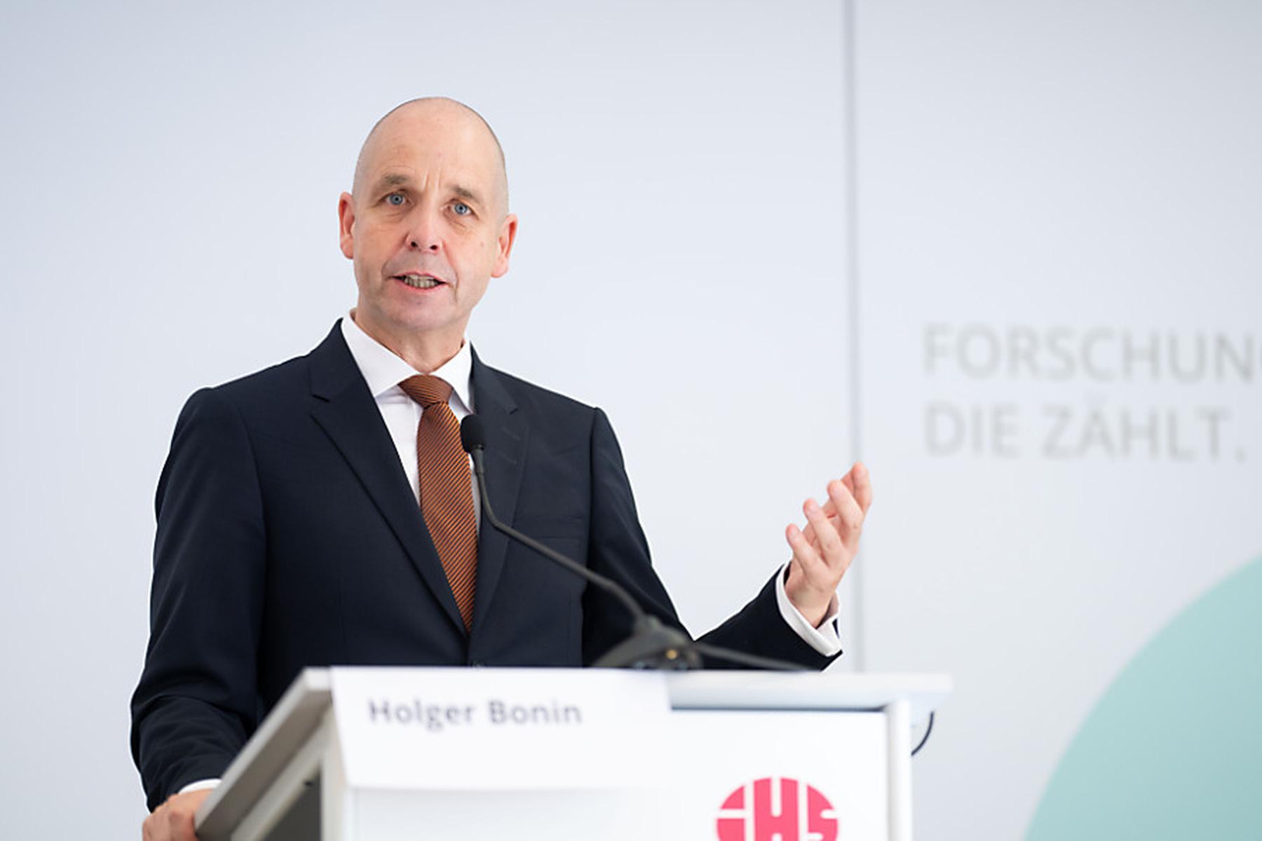 Wien: IHS-Chef: Sparpaket in Höhe von 2 bis 4 Mrd. Euro notwendig