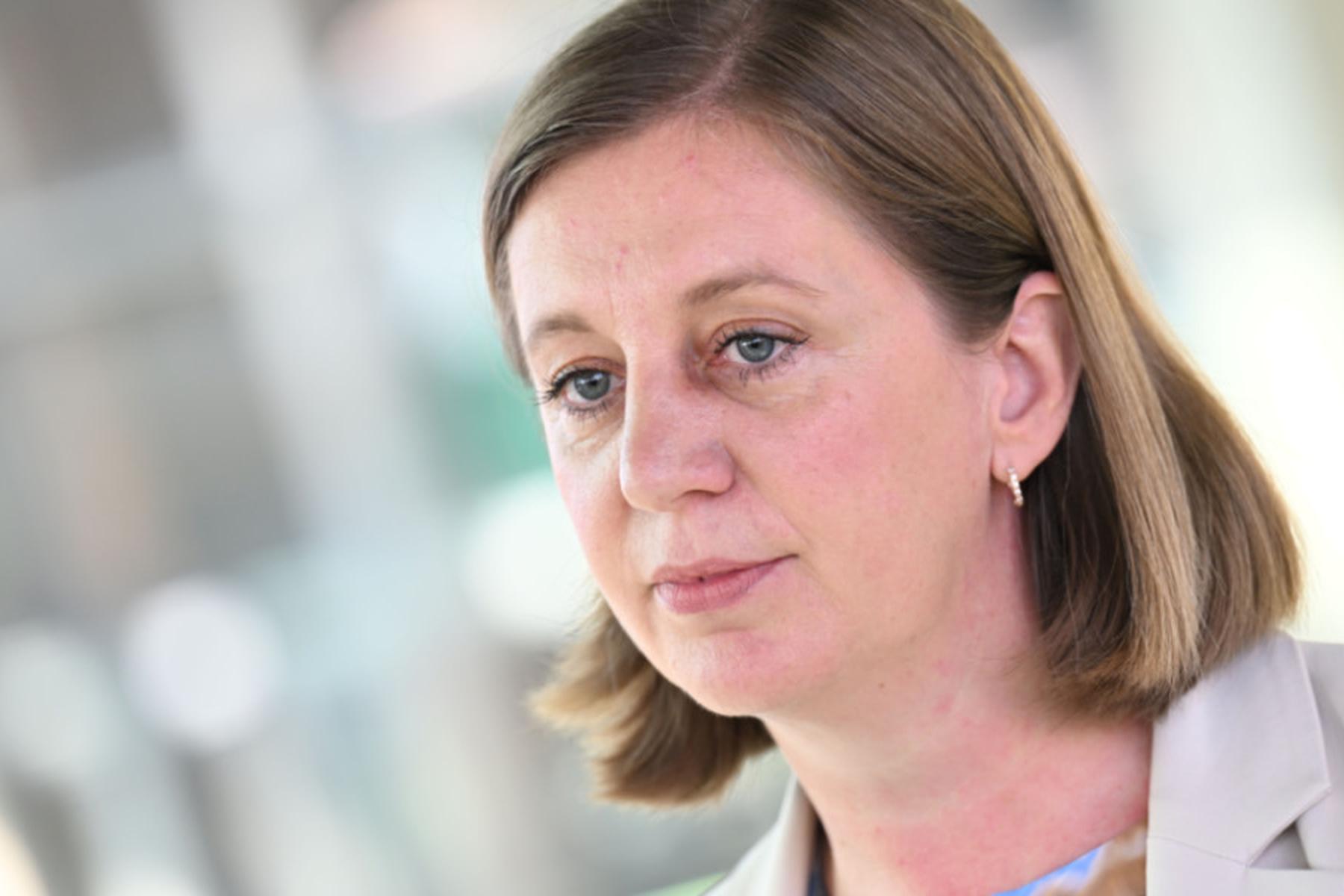 Na Dunaju se nadaljuje spor glede zvišanja davka na nepremičnine, Eibinger-Miedl zavrača Marterbauerjevo zahtevo