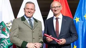 Kunasek übergab den Vorsitz an Mattle | Kunasek übergab den Vorsitz an Mattle