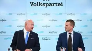 Stocker stellte Gstöttner (re.) vor | Stocker stellte Gstöttner (re.) vor