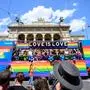 Ein Truck im Rahmen der Vienna Pride 2024 | Ein Truck im Rahmen der Vienna Pride im Vorjahr