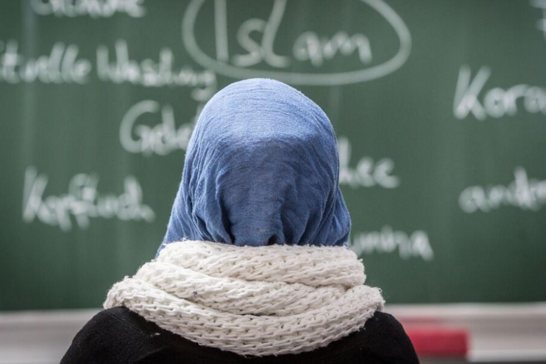 Wien: Nationalrat beschließt Kopftuchverbot und vieles mehr