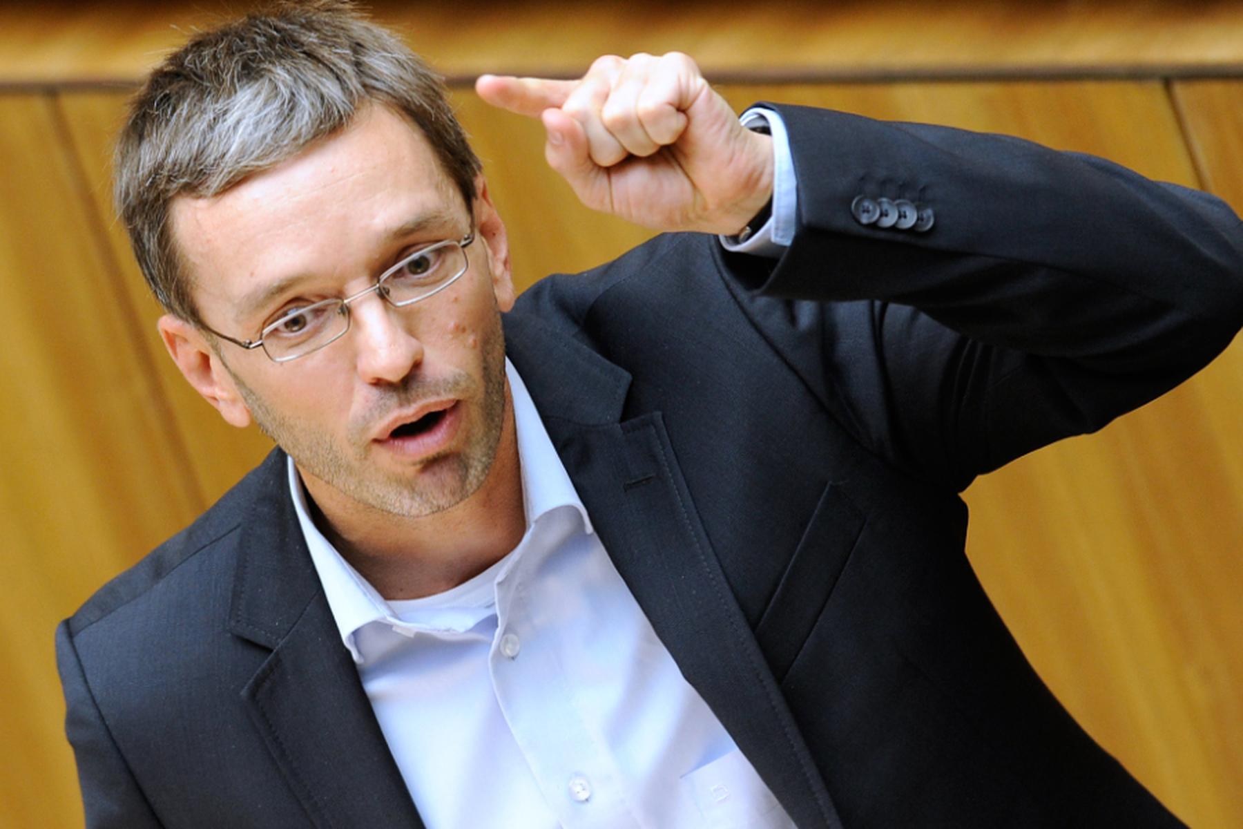 Harte Kritik an FPÖ-Chef Herbert Kickl wegen früherer Aussage zur SS