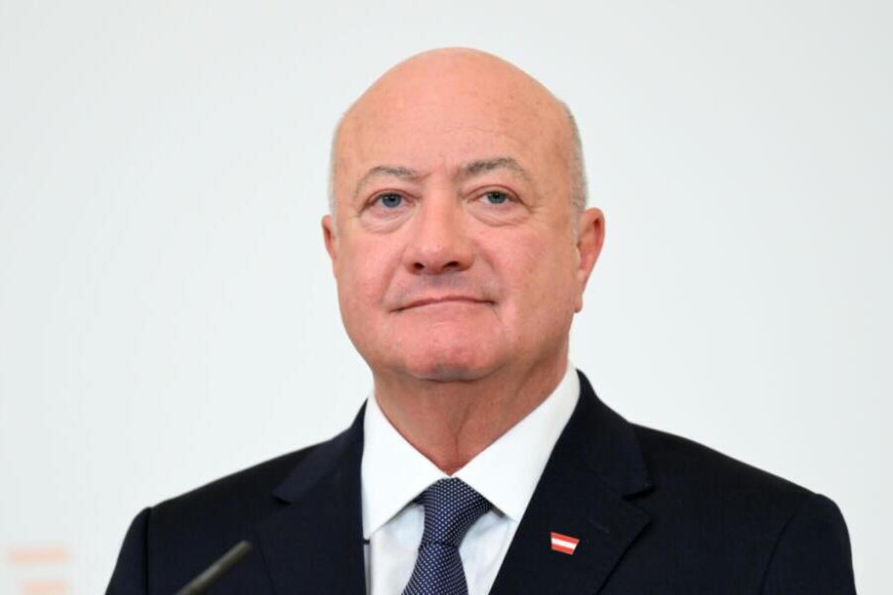 Schockmoment für Kanzler: Christian Stocker in Autounfall verwickelt, auch Cobra-Fahrzeug beteiligt