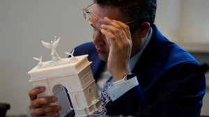 Die Kommission hat Trumps Triumphbogen unter die Lupe genommen | Die Kommission hat Trumps Triumphbogen unter die Lupe genommen
