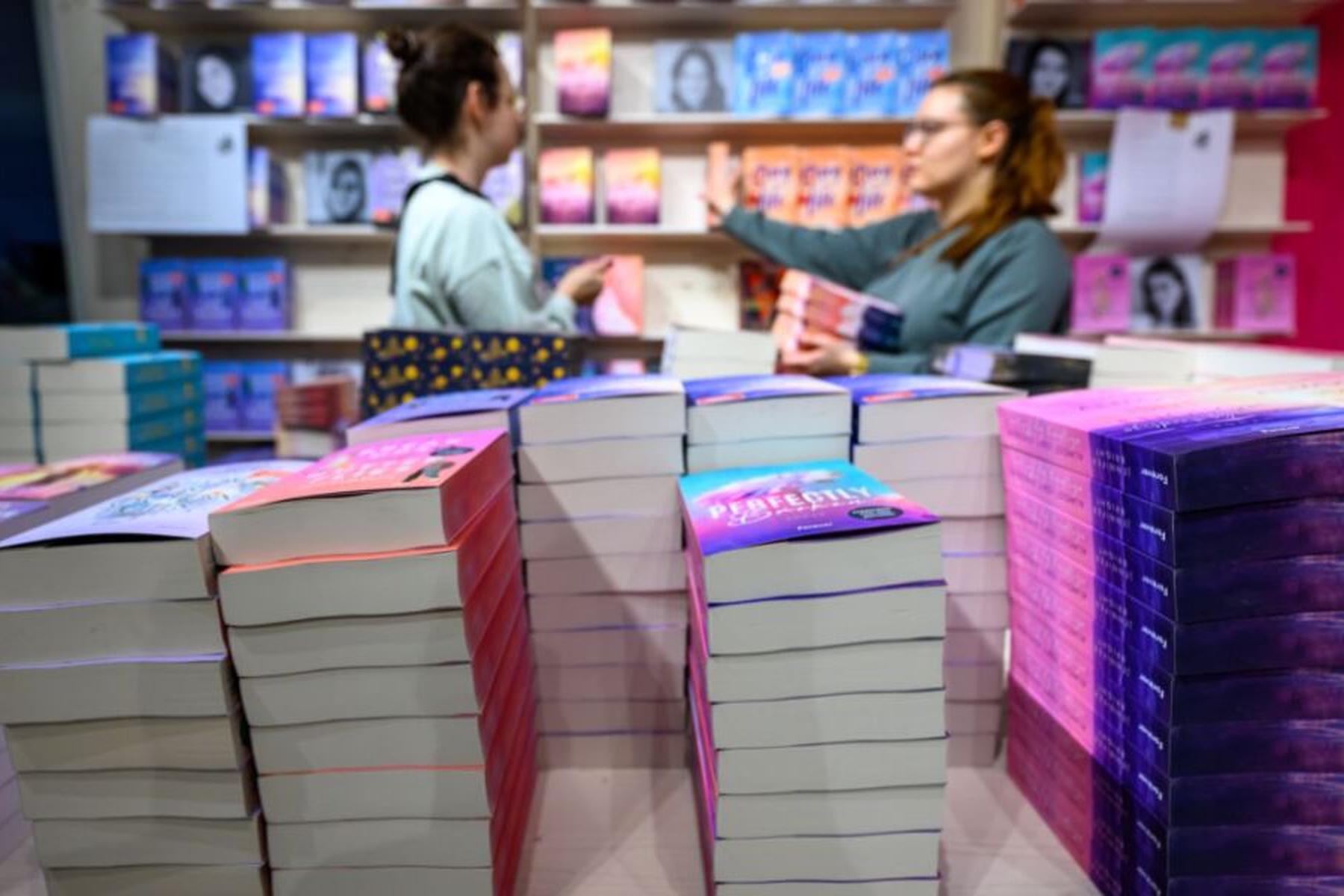 Avtorji in avtorice na Dunaju kritizirajo podražitve v knjigarnah