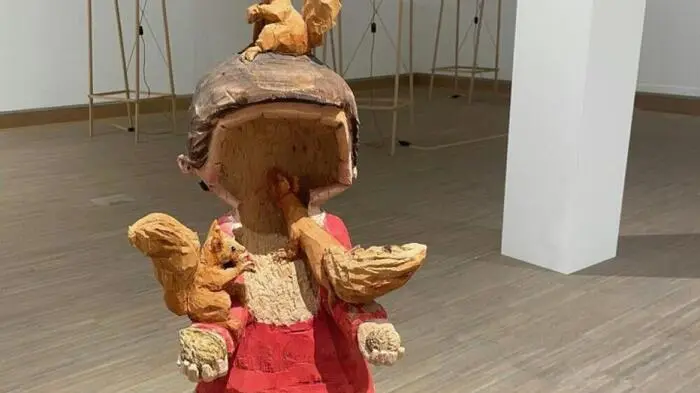 In der "Wunderkammer": Skulptur von Martin Krammer | In der "Wunderkammer": Skulptur von Martin Krammer
