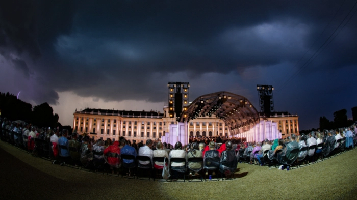Auch beim Sommernachtskonzert hält man am Freitag kurz inne | Auch beim Sommernachtskonzert hält man am Freitag kurz inne