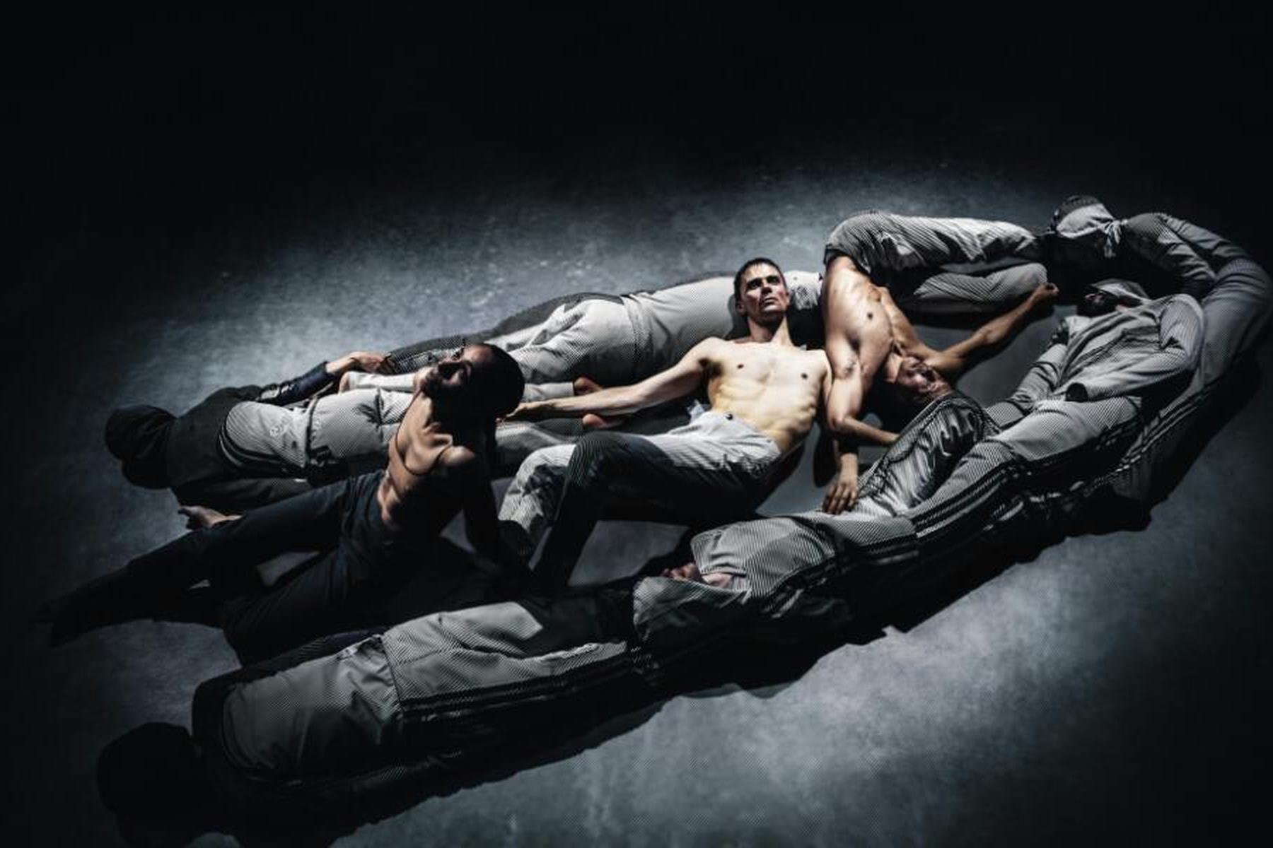 Wien: Damien Jalet brachte in "Thrice" die Elemente zum Tanzen