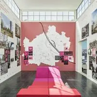 Wiener Wohnbau trifft in Venedig auf römischen Häuserkampf
