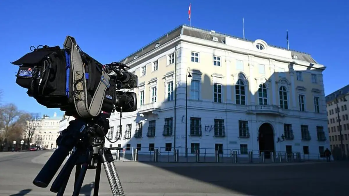 Zahreiche TV-Kameras richten sich dieser Tage auf heimische Politik | Zahreiche TV-Kameras richten sich dieser Tage auf heimische Politik