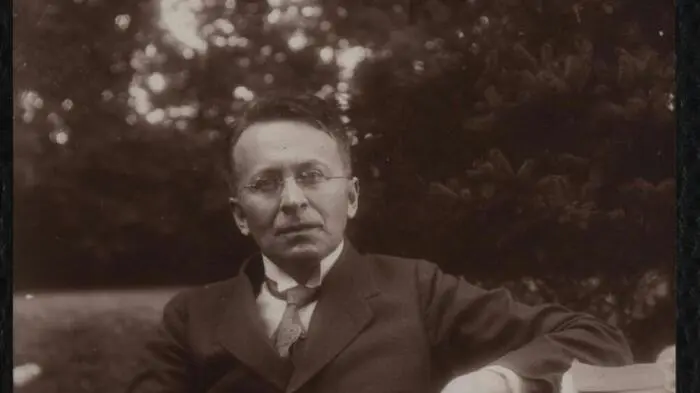 Karl Kraus in Kuchelna, fotografiert von Mechtilde Lichnowsky, 1920 | Karl Kraus in Kuchelna, fotografiert von Mechtilde Lichnowsky, 1920
