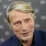 Mads Mikkelsen darf sich über einen "Bambi" freuen | Mads Mikkelsen darf sich über einen "Bambi" freuen