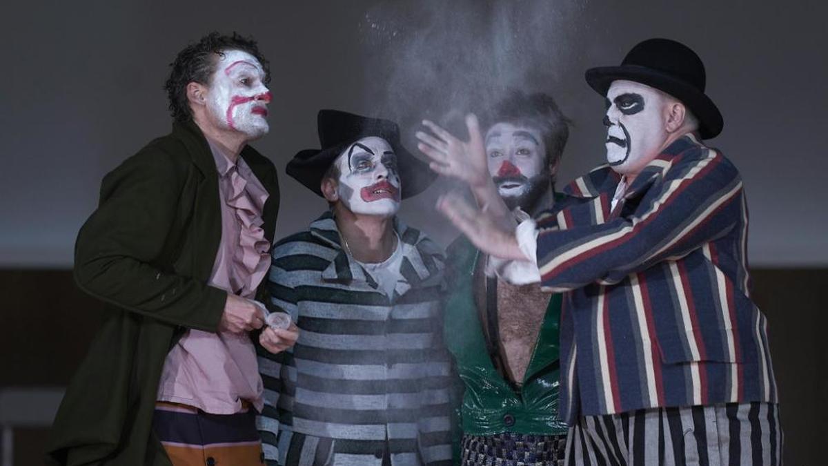 Der Büchner-Kosmos wird im Burgtheater von Clowns bevölkert | Der Büchner-Kosmos :im Burgtheater von Clowns bevölkert