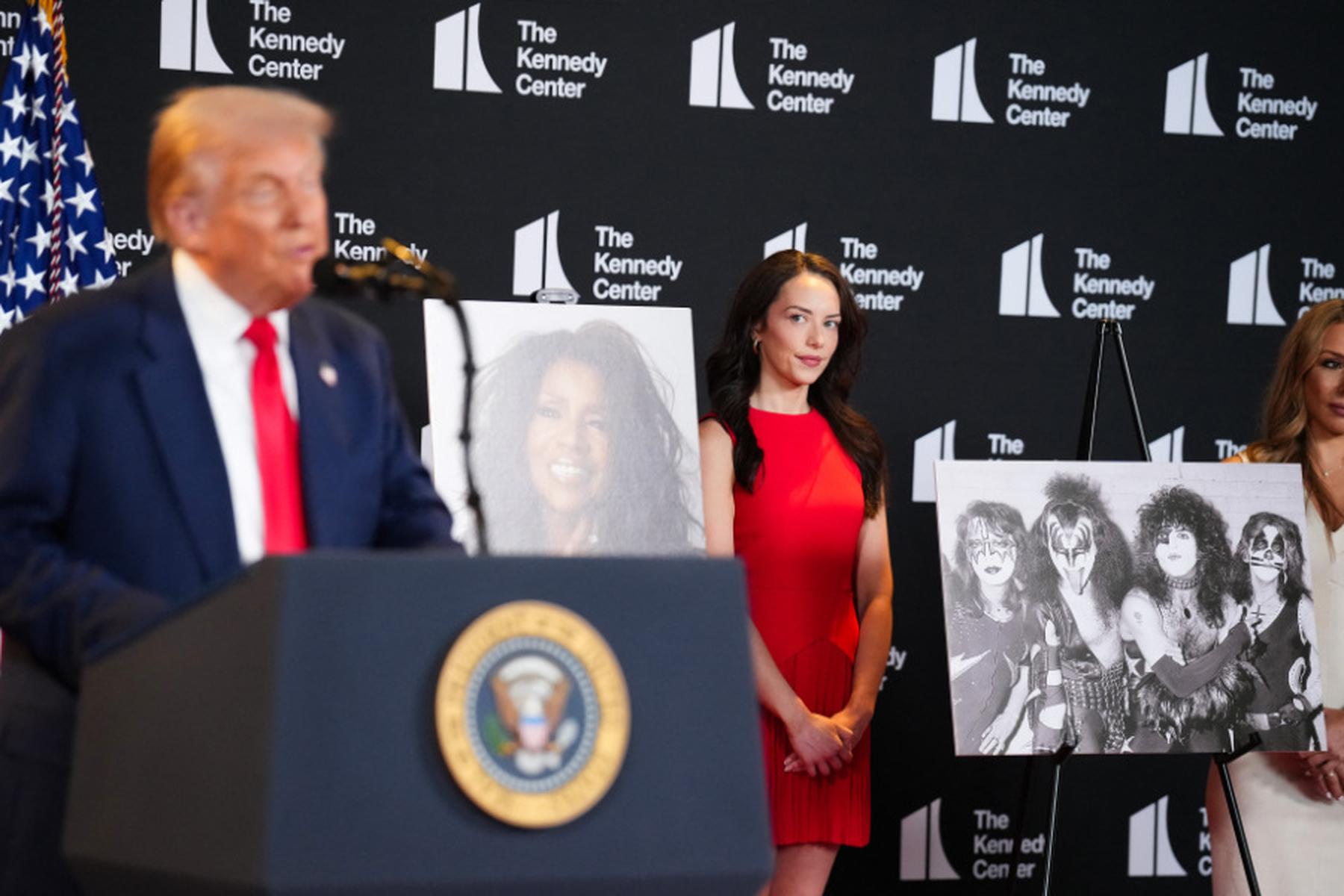 Washington: Donald Trump soll Kiss und Sylvester Stallone ehren