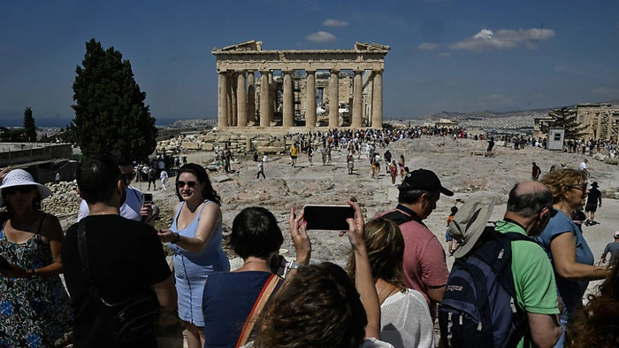 Für 5.000 Euro kann man sich nun das Gedränge auf der Akropolis sparen | Für 5.000 Euro kann man sich nun das Gedränge auf der Akropolis sparen