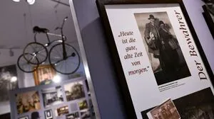 Museum mit Fotos und Requisiten von Karl Valentin und Liesl Karlstadt | Museum mit Fotos und Requisiten von Karl Valentin und Liesl Karlstadt
