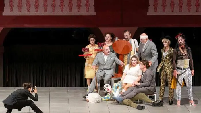 Ein Bild für die Götter: Das Ensemble in Kobersdorf | Ein Bild für die Götter: Das Ensemble in Kobersdorf