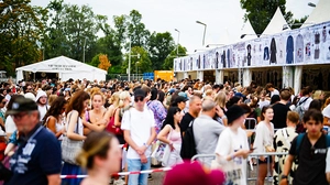 Ansturm auf Swift-Fanartikel bereits am Tag vor Konzertreigen | Ansturm auf Swift-Fanartikel bereits am Tag vor Konzertreigen