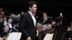 Nun meldete sich der israelische Dirigent Lahav Shani erstmals zu Wort