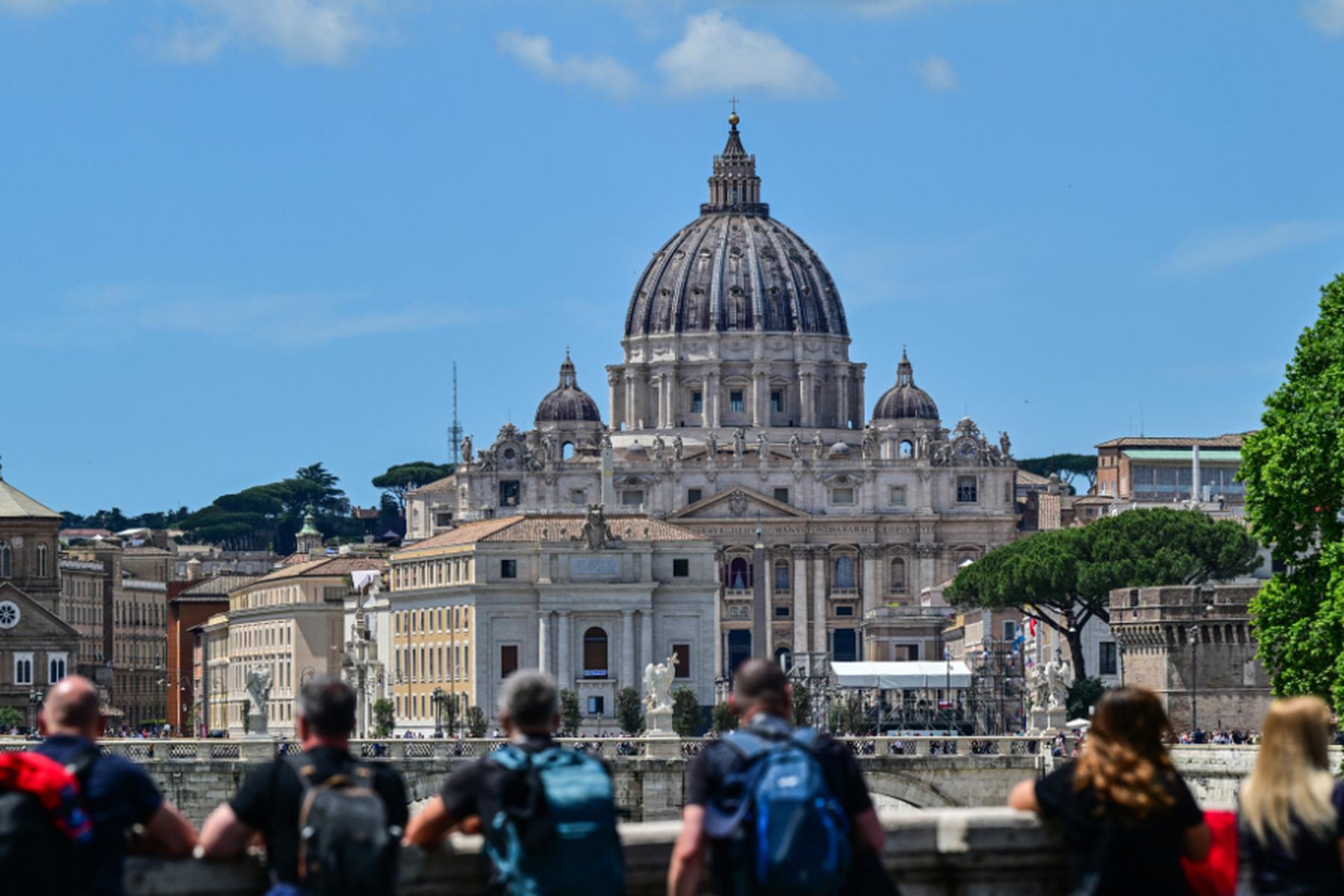 Rom: Petersdom zeigt in Kuppel 3D-Ausstellung