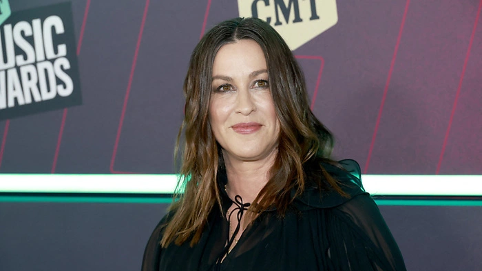 Alanis Morissette sorgt mit Cover-Songs für vorweihnachtliche Stimmung | Alanis Morissette sorgt mit Cover-Songs für vorweihnachtliche Stimmung
