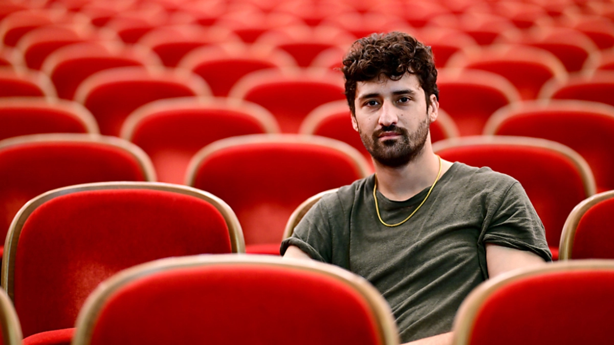 Regisseur Ersan Mondtag gibt sein Burg-Debüt | Regisseur Ersan Mondtag gibt sein Burg-Debüt